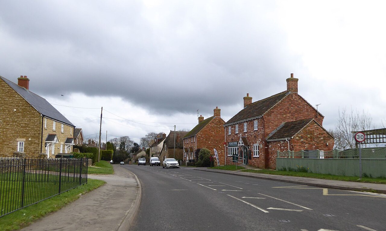 Village store and houses, Bishop's Caundle