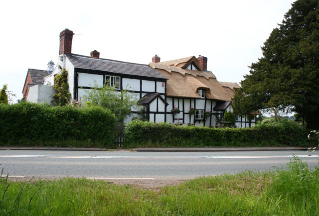 Newly thatched Thatch Inn, Faddiley