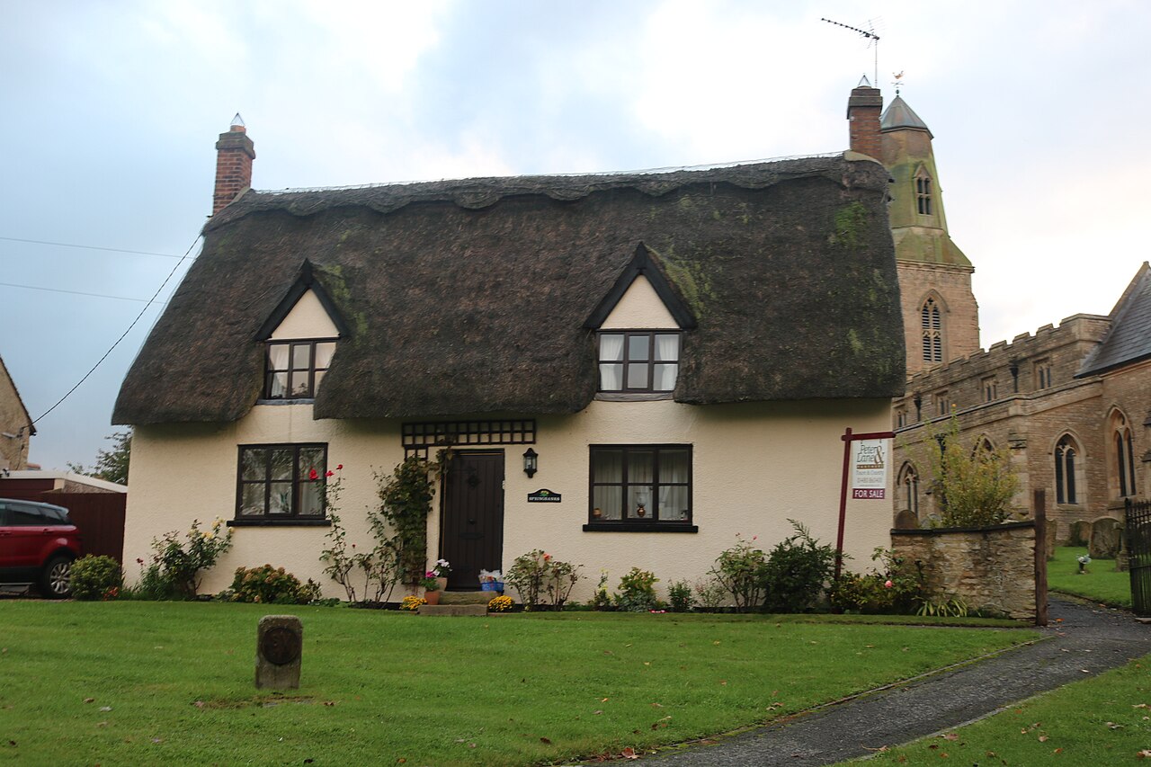 Thatched cottage on Main Street, Bythorn