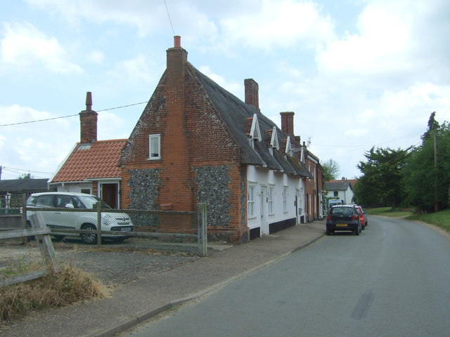 Cottages on Church Street, Carbrooke