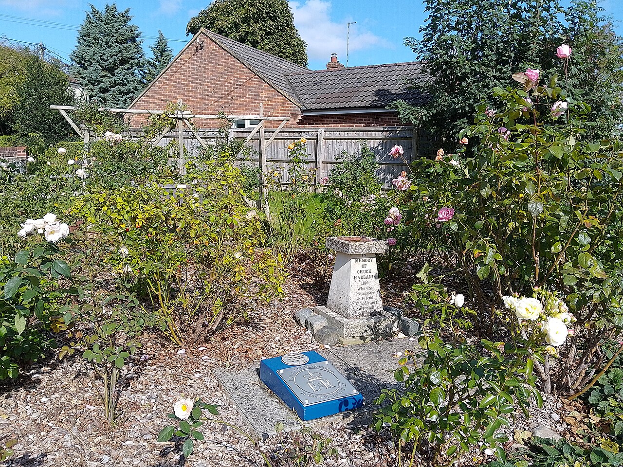 Chuck Hadland and Queen Elizabeth II memorial garden, Chaddleworth