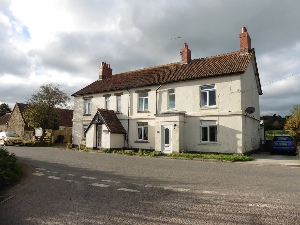 Houses on Oathill Lane
