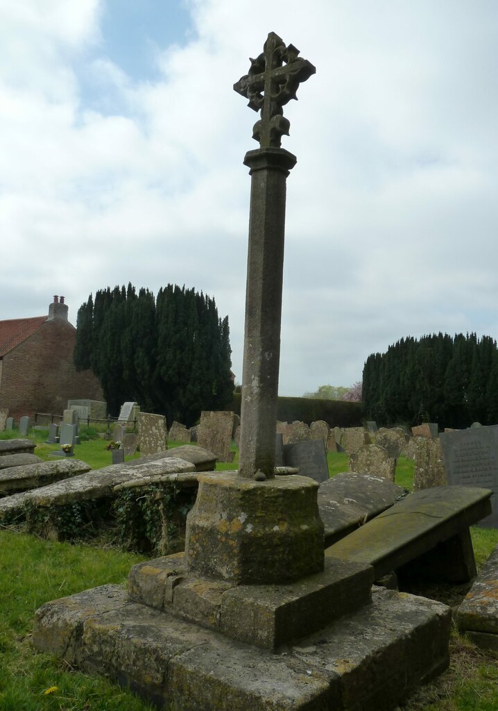 Churchyard Cross, Claypole