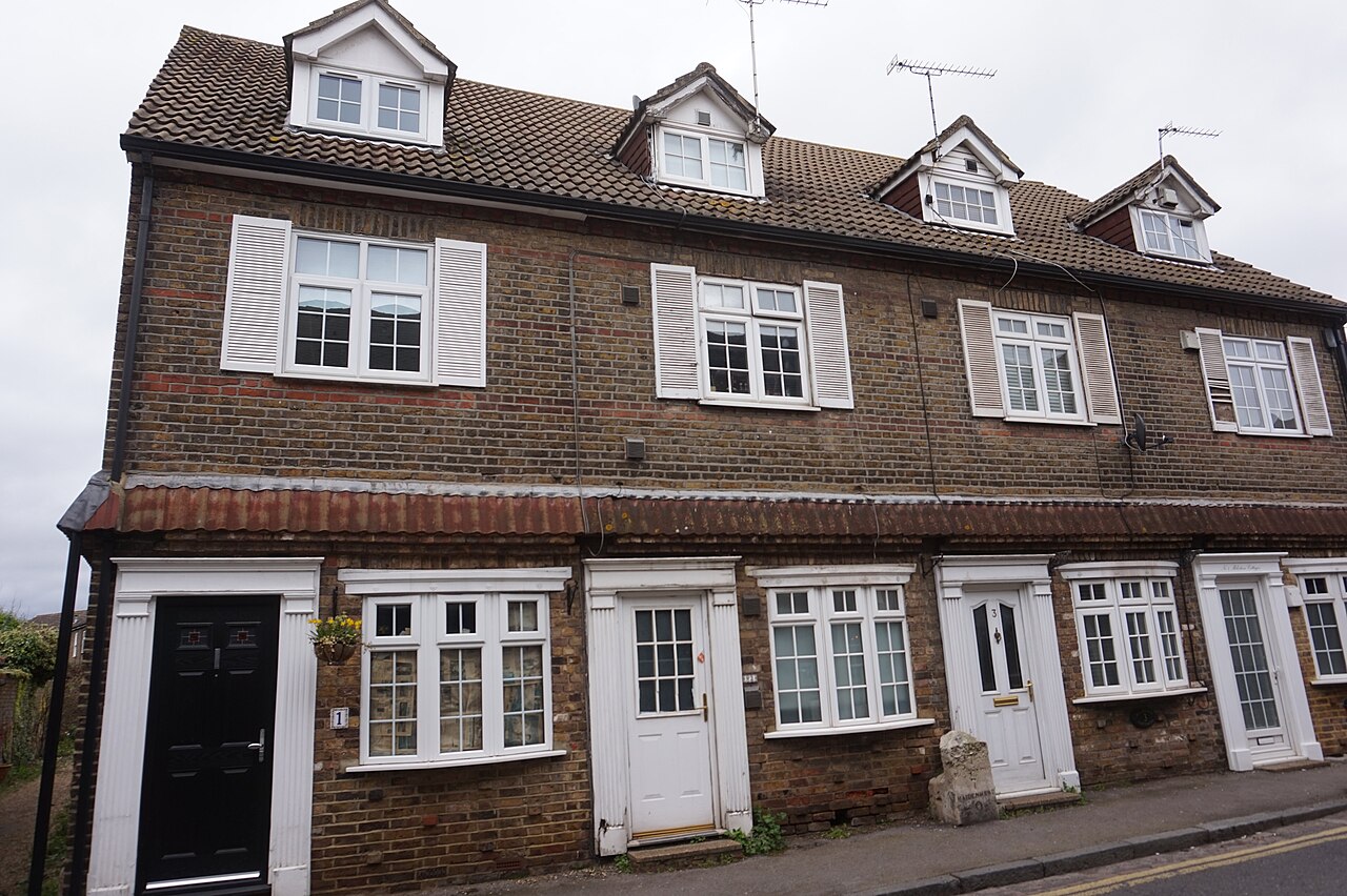 Houses on High Street, Colnbrook