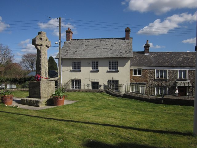War memorial and house, Dolton