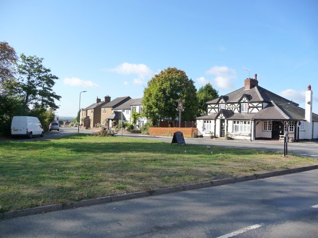 Lent Green,The Pheasant Pub and Lent Rise Road
