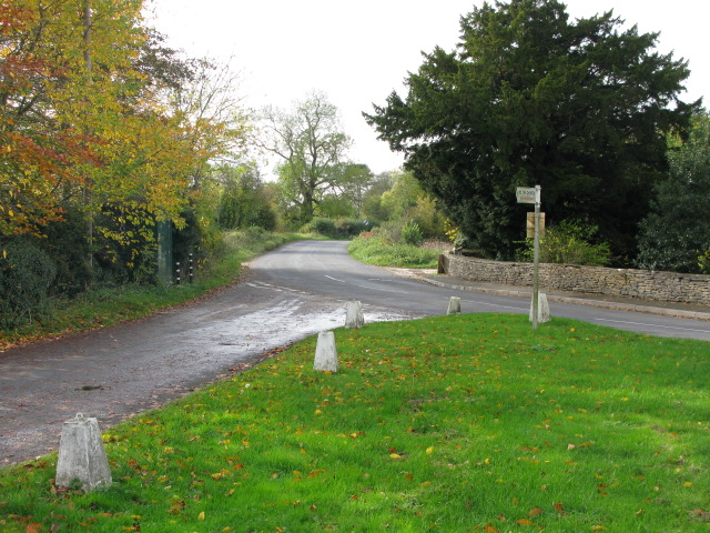 View along the Down Ampney Road out of the village