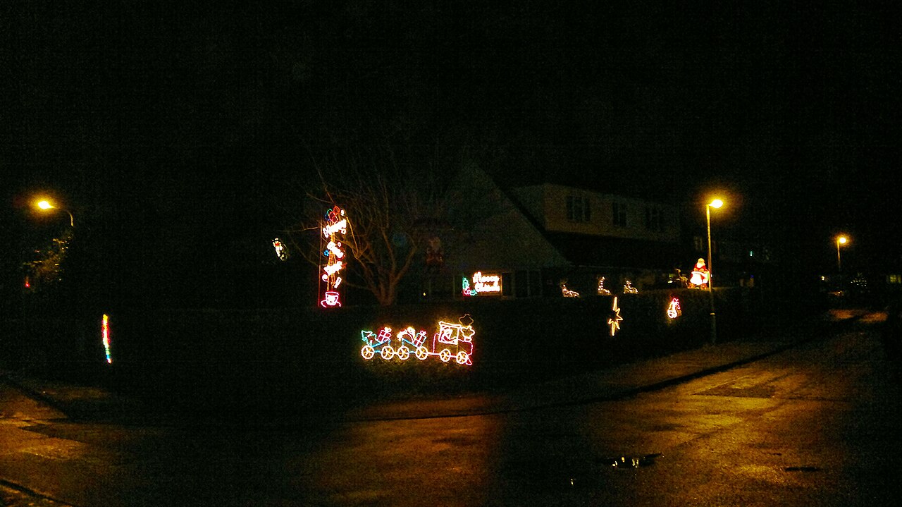 Corner of Perry Street and The Priory, Billericay, at Christmas
