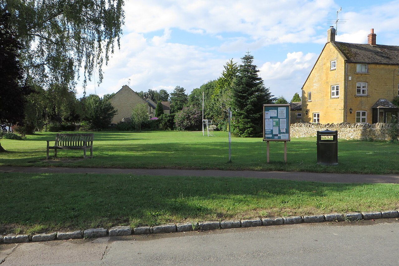 Draycott village green