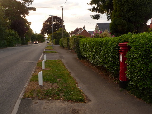 Ferndown, postbox No. BH22 48, Church Road
