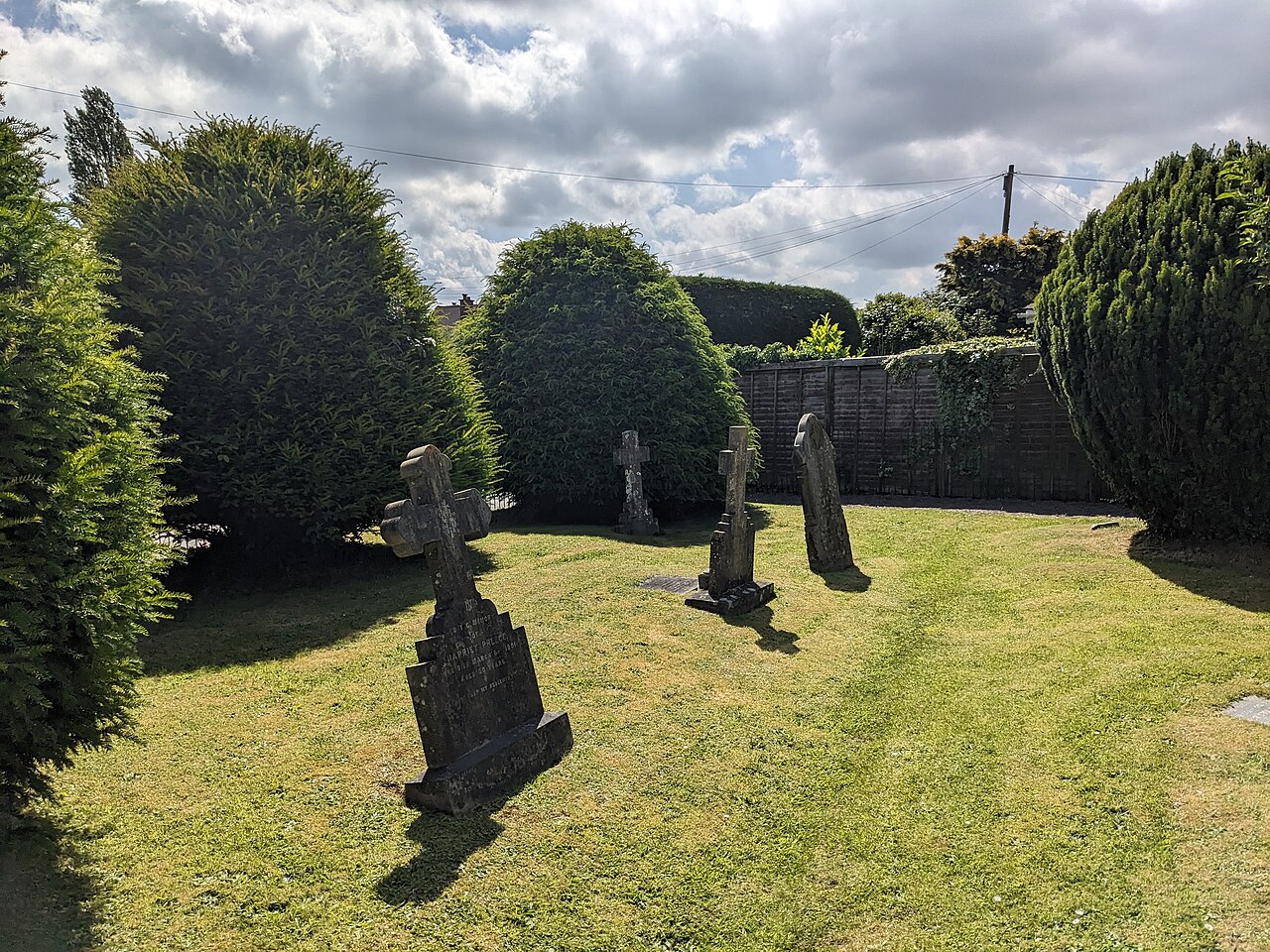 Churchyard at St. Matthew's church (Fromes Hill)