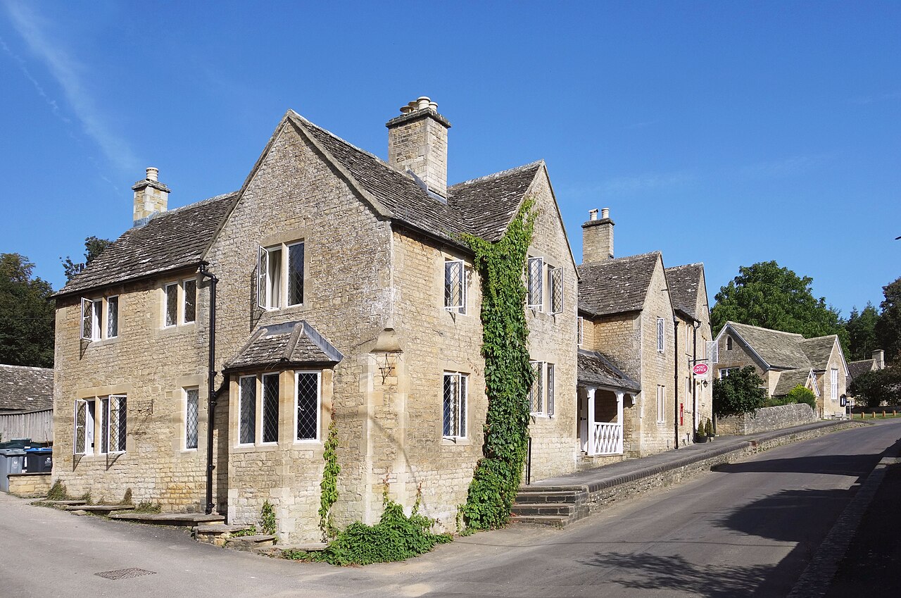 Houses and Post Office, Glympton