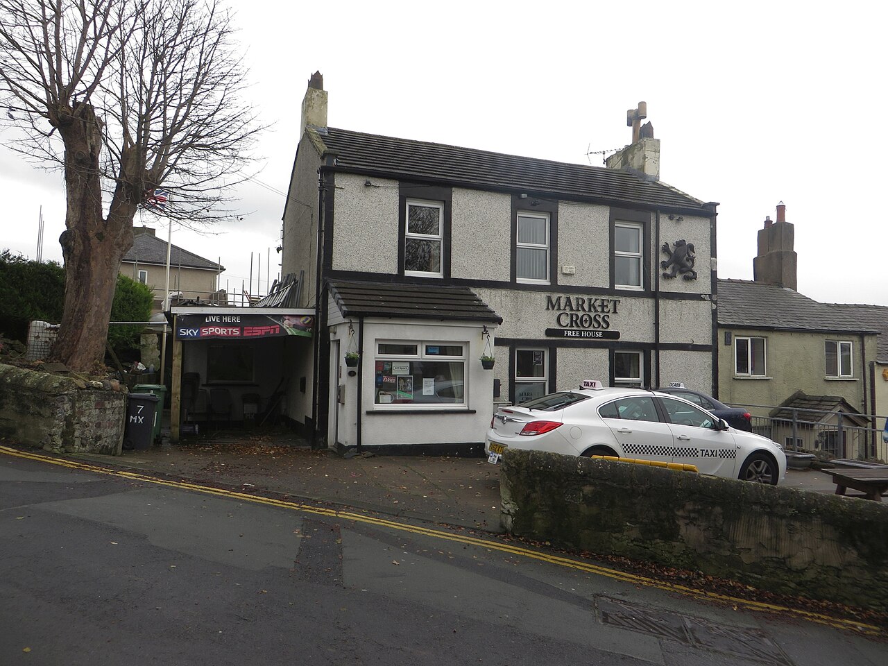 The Market Cross Free House, Great Clifton
