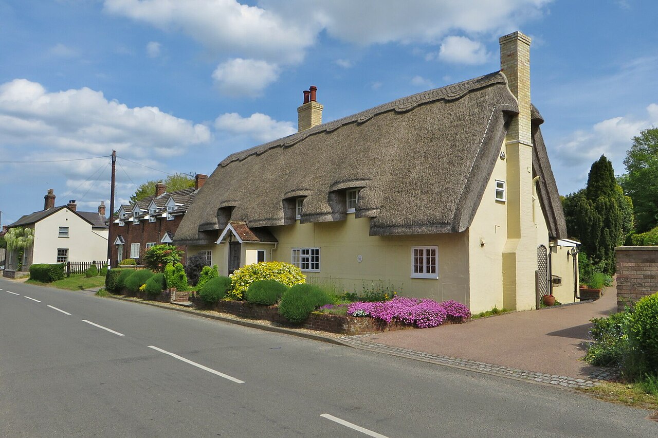 Thatched cottage on Heydon Road