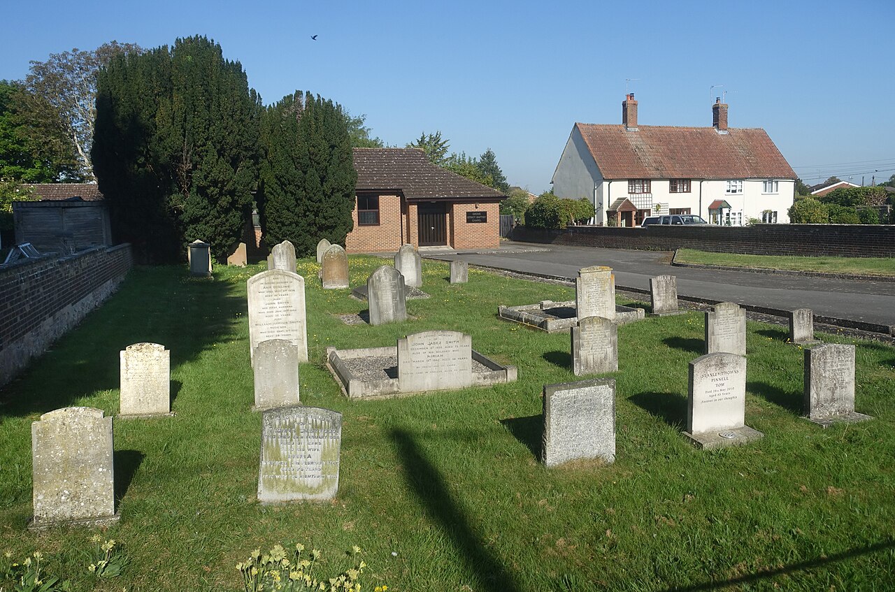 Grove Baptist Chapel and Graveyard