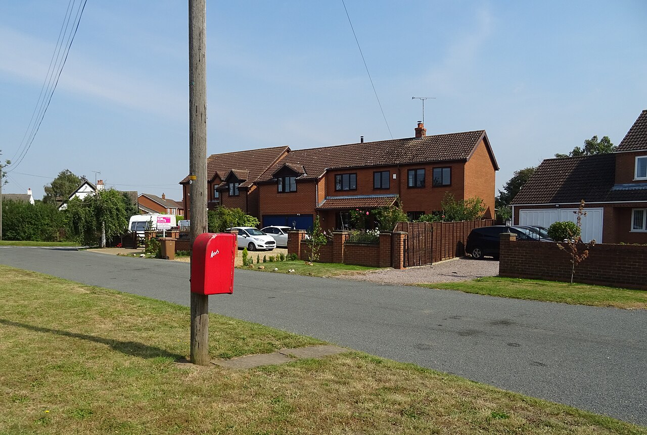 Houses on Sutton Road, Walpole Cross Keys