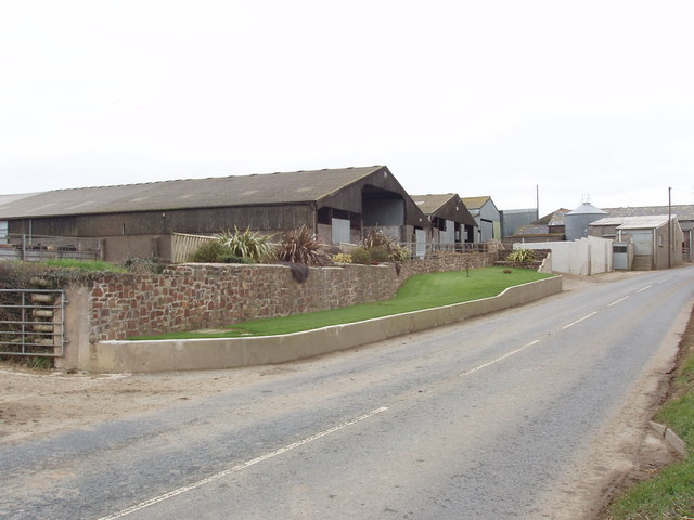 Buttsbear Cross farm buildings