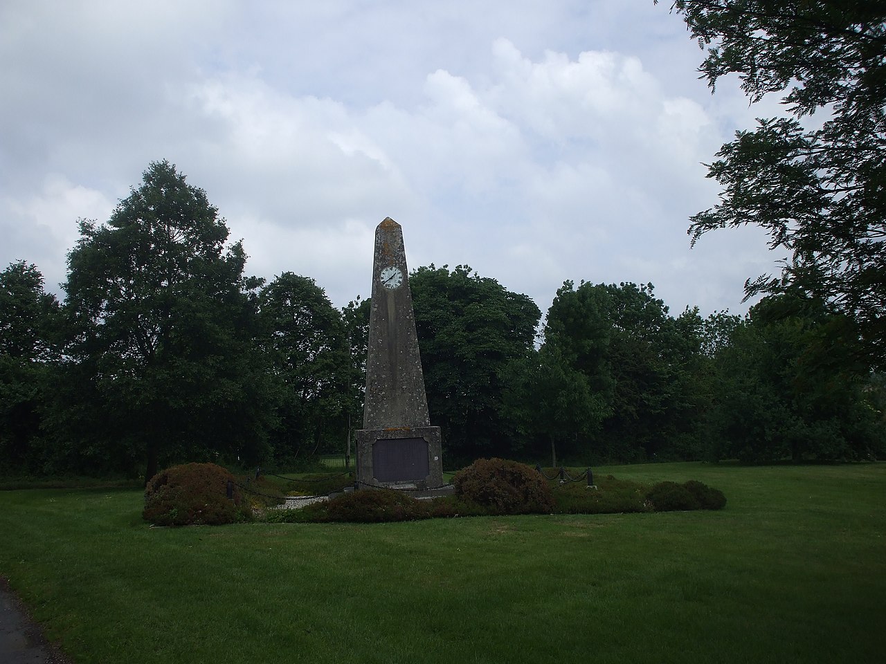War memorial, Leckhampstead