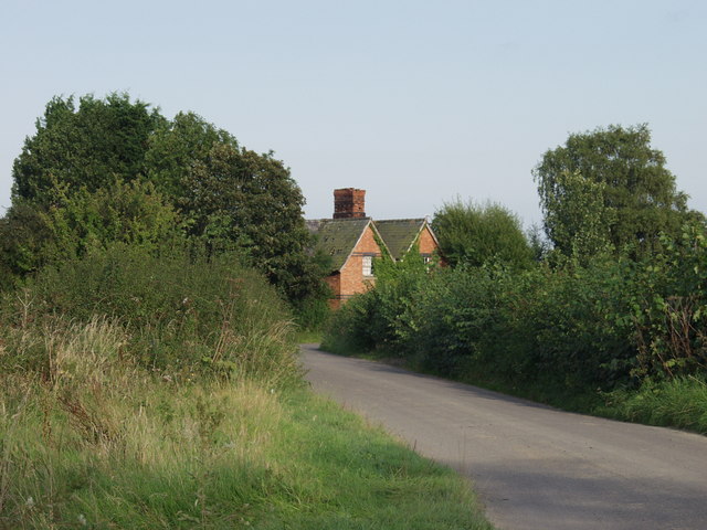 Derelict cottages at Pentre perfa