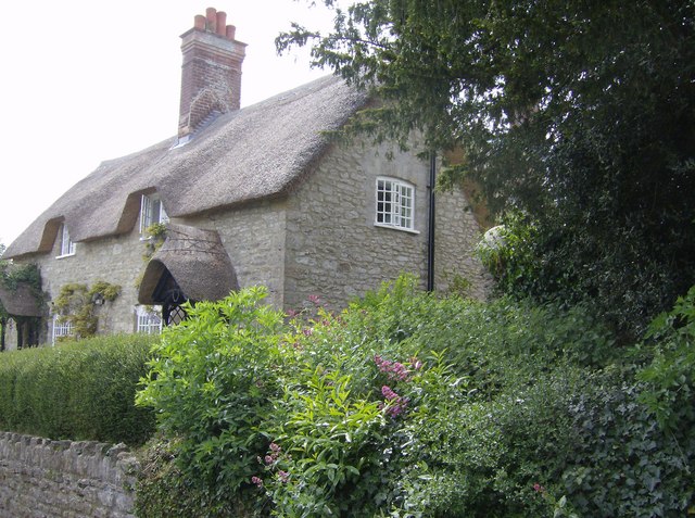 Thatched cottage in Melbury Osmond