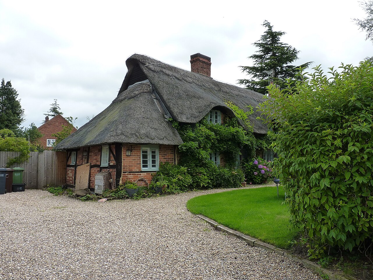 1 & 2 The Thatched Cottages, Meriden (geograph 6295460)