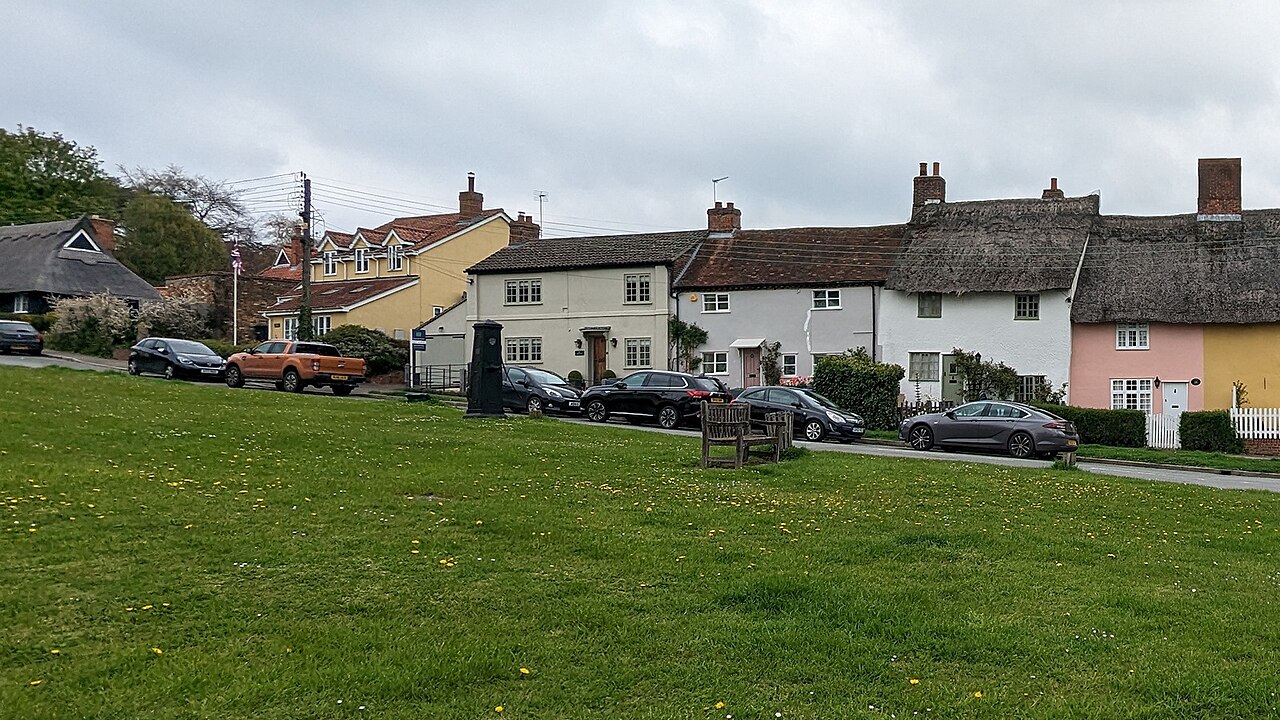 The Cottage, 12 Church Hill and the Village Pump, Monks Eleigh (geograph 7541609)