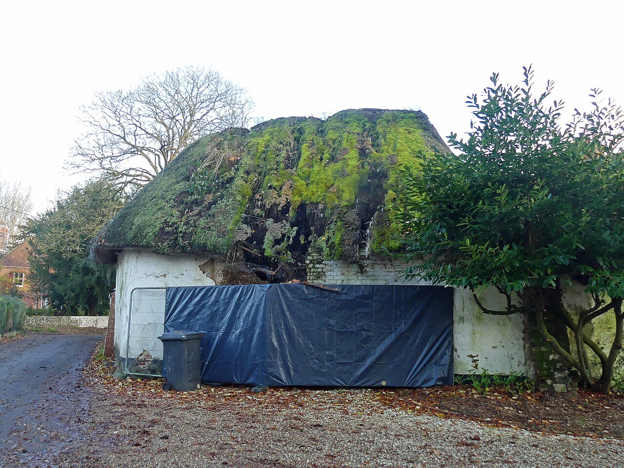 Thatched former stable to Bec House, Monxton