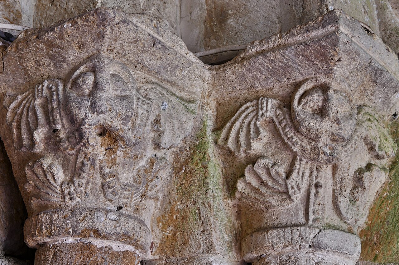 Oxhill, St. Lawrence's Church, Norman north doorway capital 4, Green Man depiction