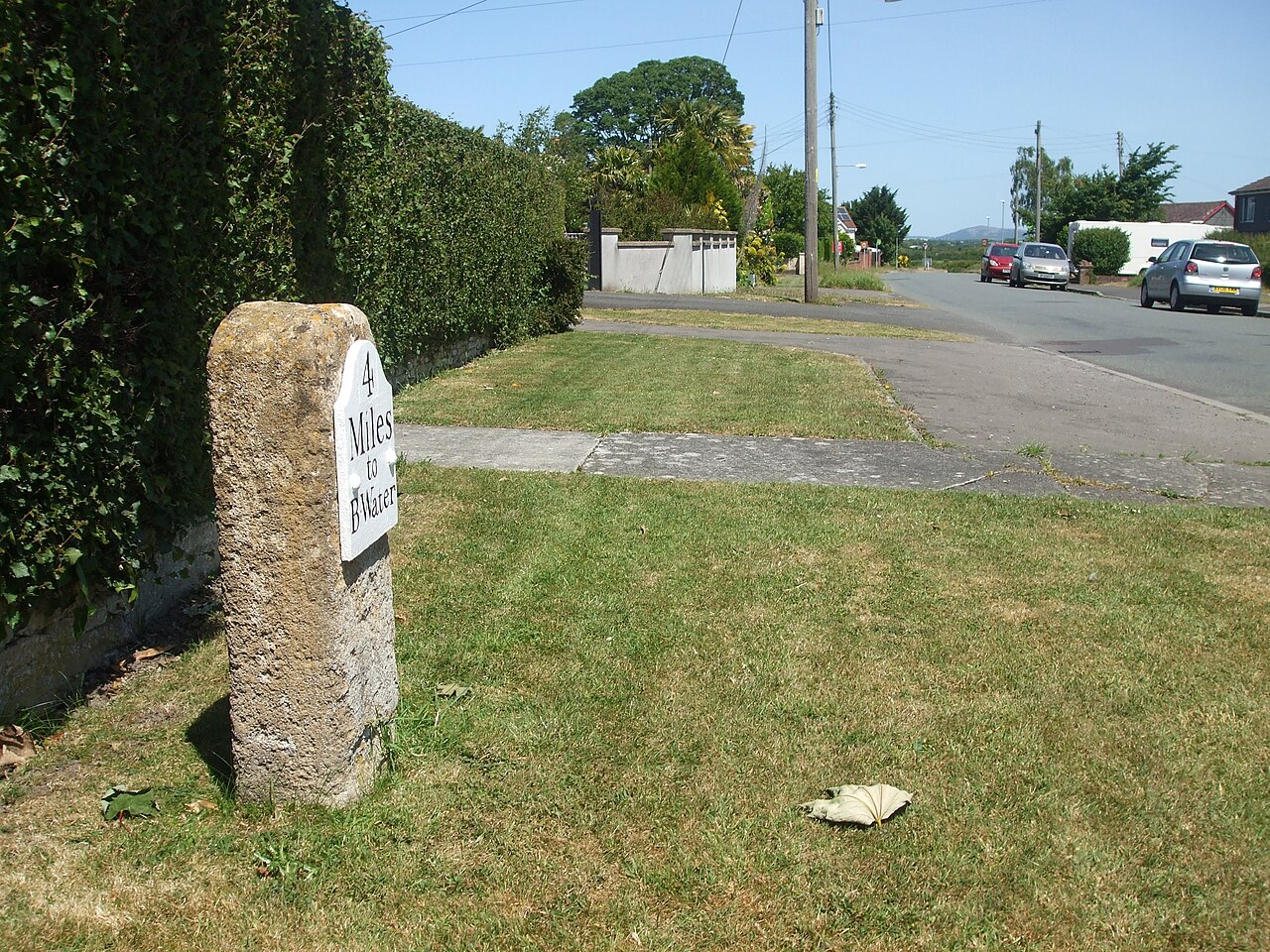 Manor Road and 4 miles to Bridgwater (geograph 6486944)