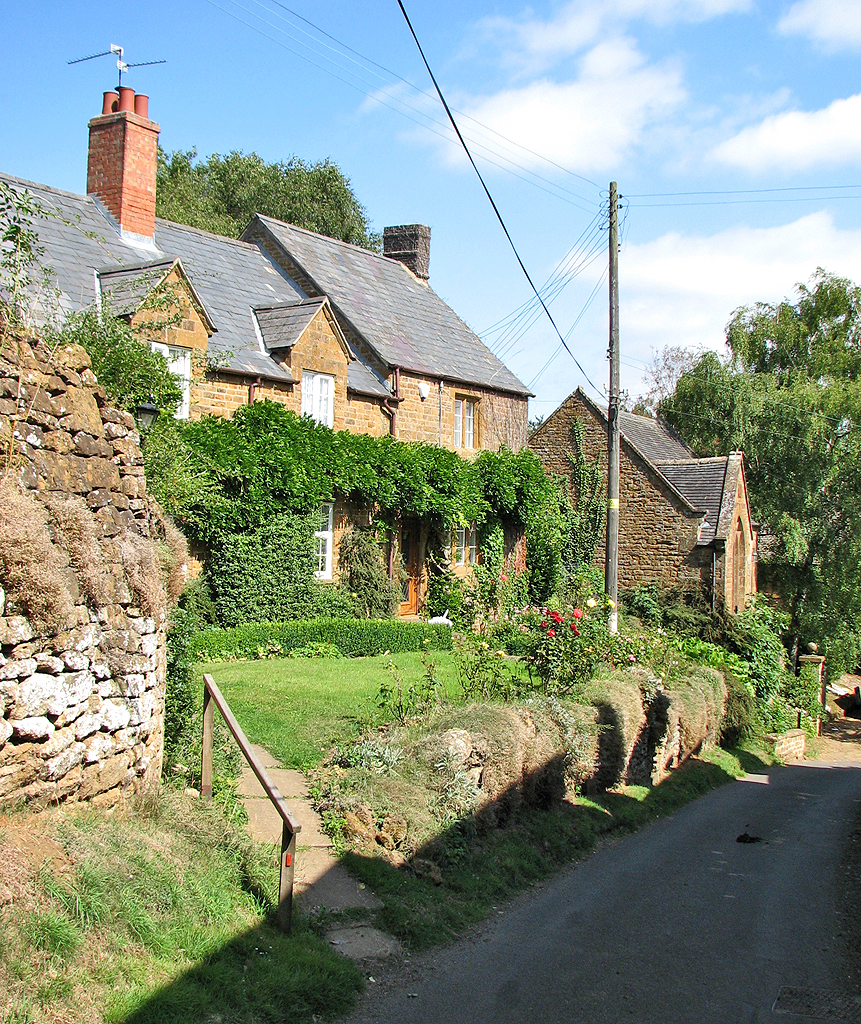 Ratley, cottages and former chapel on Chapel Lane