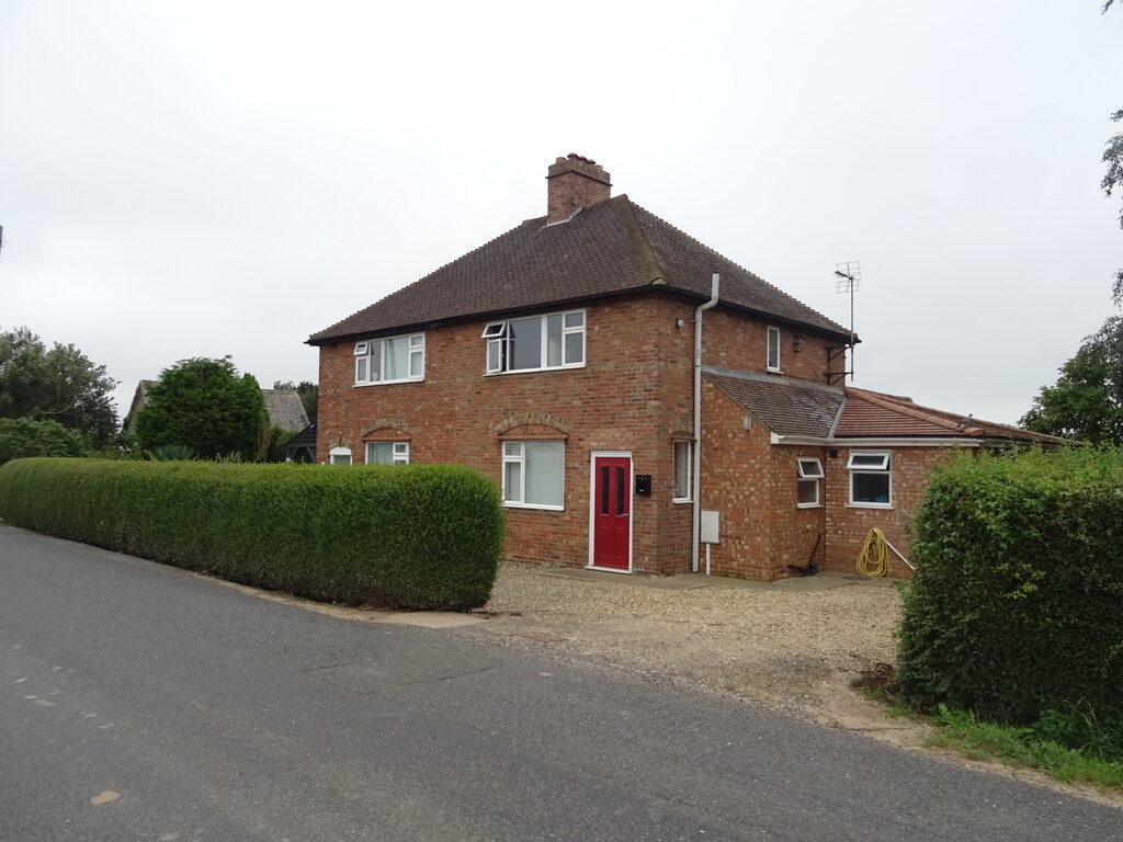 Houses on Sluice Road